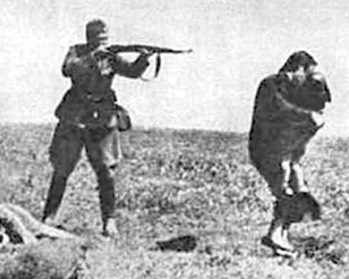Holocaust2soldiershootingmother copy